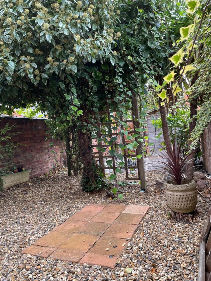 Rooms In A Victorian Comfortable 4-Bedroom House In Milton Keynes Rooms Not En-Suites Wolverton  Exterior foto